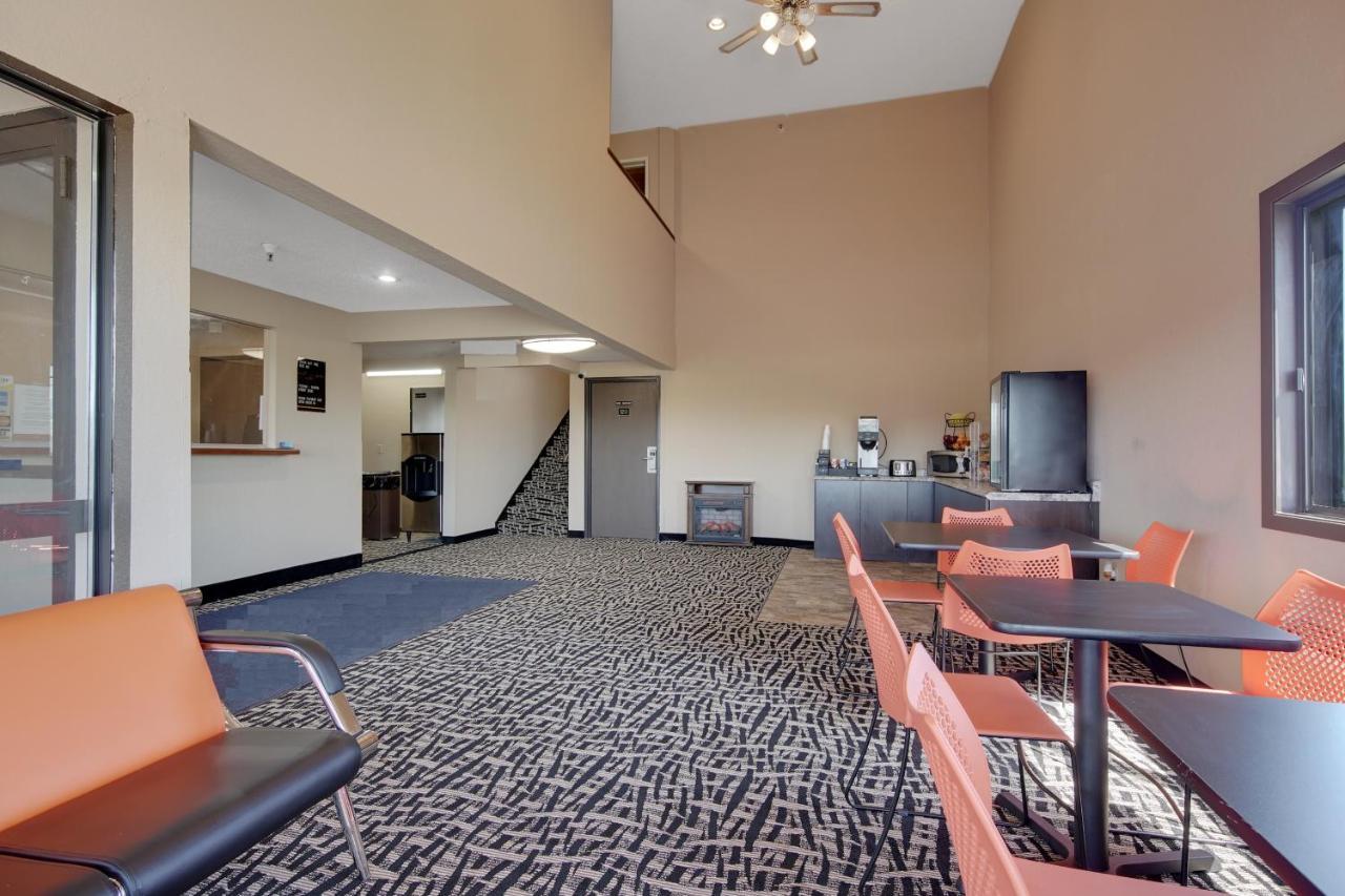 Americas Quality Inn & Suites - Finlayson Dış mekan fotoğraf